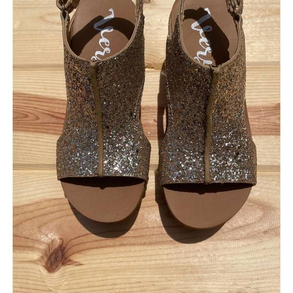 NEW VERY G women's culver sparkle wedge in gold - Picture 2 of 3